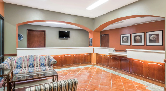Super 8 by Wyndham Weslaco, Buchen Sie Gasthaus Weslaco Rio Grande Valley