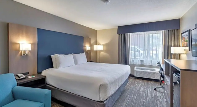 Номер Standard SureStay Plus Hotel by Best Western Price