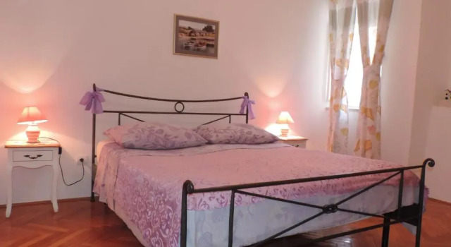 Apartment Pera, Prenota Appartamento Splitska 