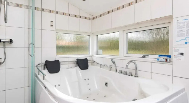 Коттедж 8 person holiday home in Ålbæk