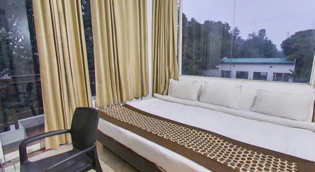 Condominium Hospitality, Rezerwuj Hotel Hotele w Kotabagh z basenem, Basen
