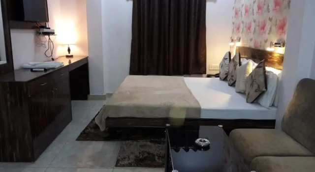 Двухместный номер Deluxe с видом на город Goroomgo Kanha Inn Lucknow