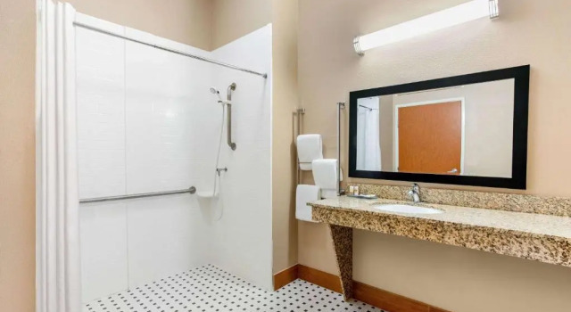 Номер Standard Spark by Hilton Plainfield Indianapolis Airport