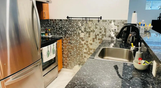 Adorable 2-Bedroom Basement in Vancouver