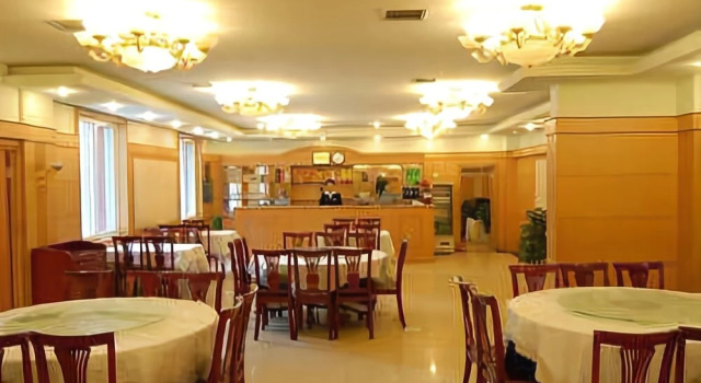 Dali Yilong Binhai Hotel, Prenota Hotel Ngawa Cina