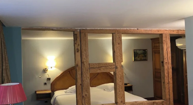 Двухместный номер Superior Logis Hôtel Restaurant Au Cerf dOr
