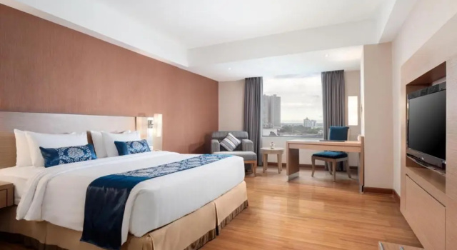 Двухместный номер Deluxe Grand City Hall Hotel & Serviced Residences