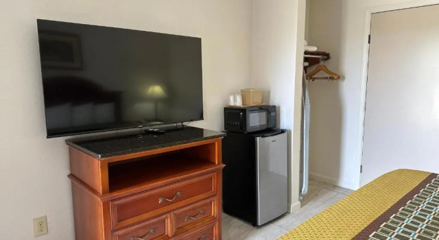 Четырёхместный номер Standard Carom Inn Denham Springs-BatonRouge