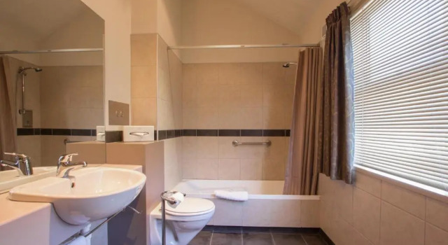 Апартаменты Balmoral Lodge Motel