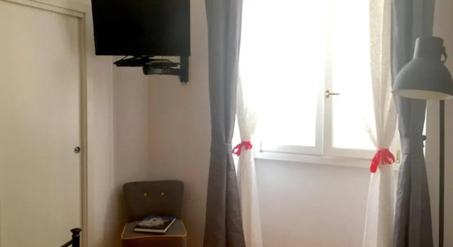 Florence Fashion Room, Забронировать Апартаменты/квартира Отели Флоренции с парковкой, рядом с Дворец Ручеллаи, Парковка