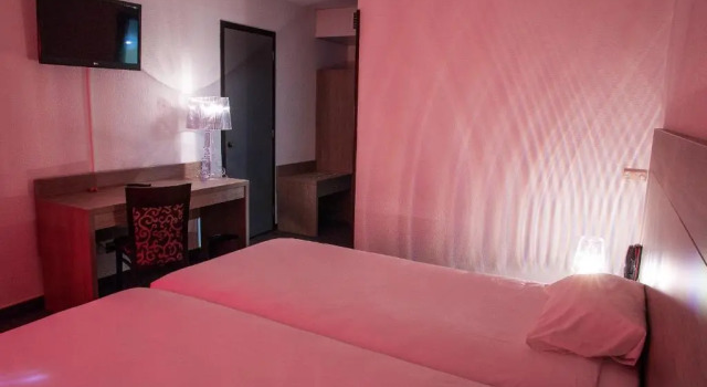 Номер Standard Hotel Les Amandiers