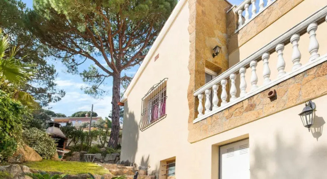 Charming 3-bedroom Villa in Lloret de Mar, Prenota Villa Hotel a Costa Brava con piscina, Piscina