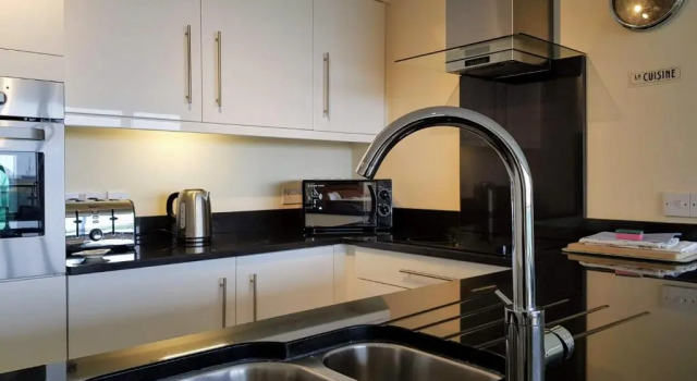 Апартаменты Harbourside Apartment