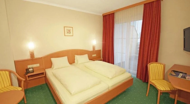 Hotel Birkenhof am See, Забронировать Отель Отели Фёлькермаркт с бассейном, Бассейн