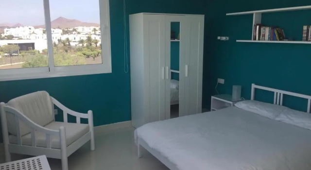 Апартаменты Lovely 3-Bedroom Penthouse With Seaview