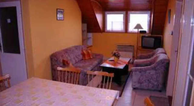 Kati Apartmanház, Buchen Sie Ferienwohnung Keszthely 