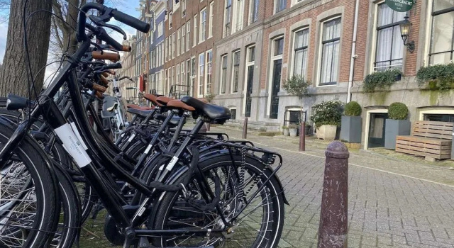 Romantic Guesthouse Prinsengracht, Забронировать Отель «постель и завтрак» Амстердам Норд, рядом с Городской музей