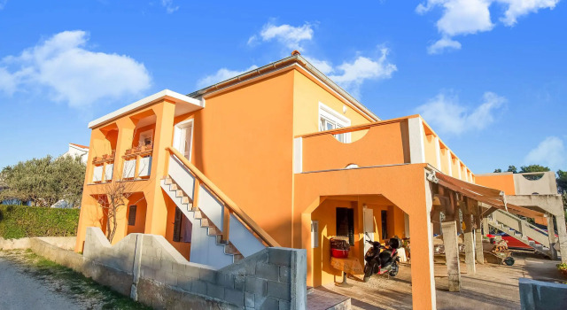 Апартаменты Simplistic Apartment in Vir With Garden
