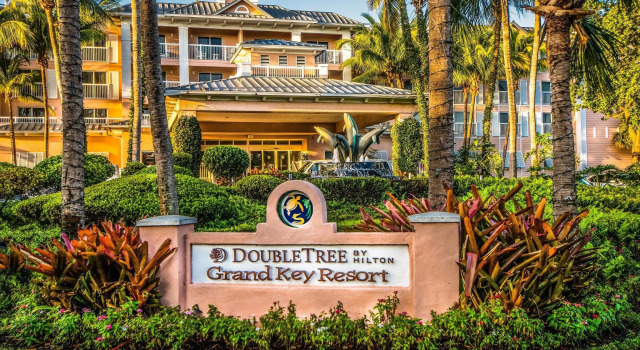 Четырёхместный номер Standard DoubleTree by Hilton Grand Key Resort