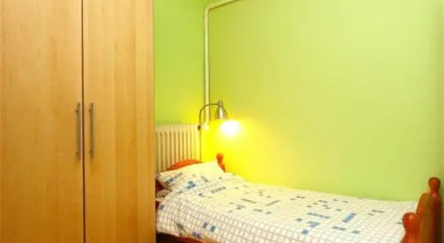 5907 Private Room 2 Persons, Забронировать Отель Ганновер Нижняя Саксония, рядом с Театр "Коммедиа Футура" на заводе "Айсфабрик"