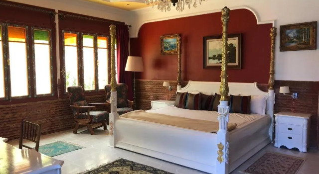 Люкс с видом на бассейн Malabata Guest House