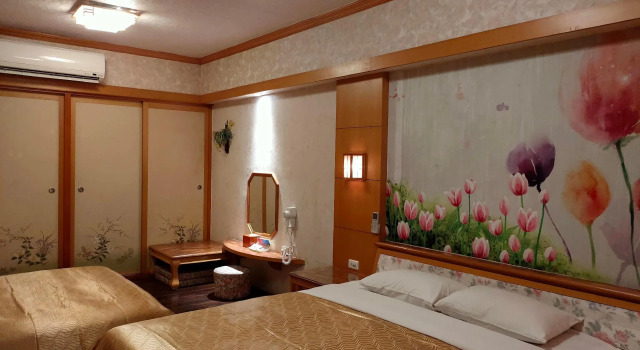 Четырёхместный номер Standard Sin Fu Business Hotel