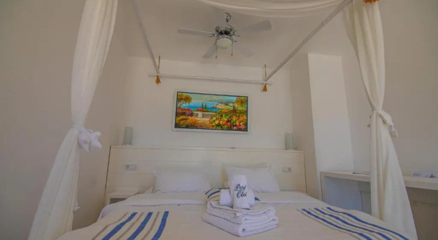 Двухместный номер Standard с видом на бассейн Port Alacati Hotel
