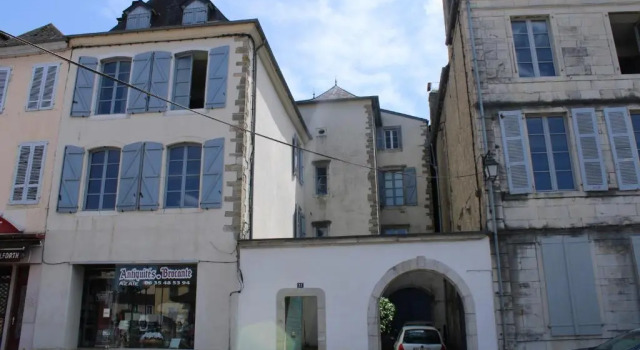 La Suite du Peintre, Забронировать Хостел Олорон-Сент-Мари Pyrénées-Atlantiques, рядом с Boutique Lindt Oloron
