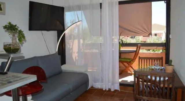 Résidence naturiste Aphrodite appartement 940, Book Lejlighed Hoteller i Corbières med parkering, Parkering