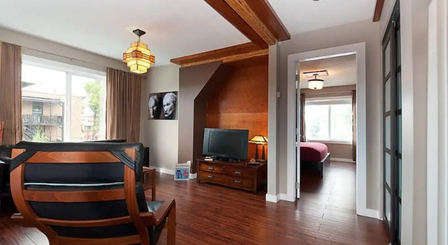 Апартаменты с балконом Commercial Drive Accommodations