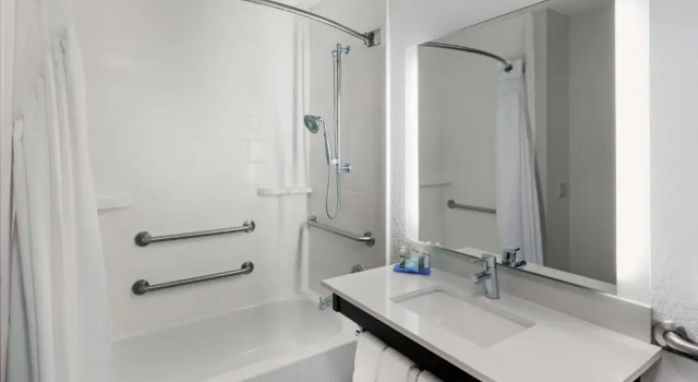 Номер Standard Holiday Inn Express & Suites Houston - Memorial Park Area by IHG