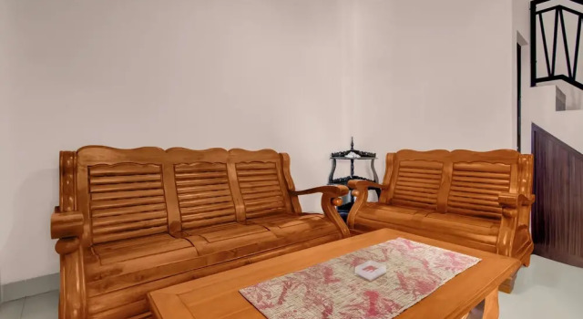 OYO 95088 Homestay Omah Pring, Book Hotel Banguntapan 