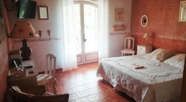 La Capucine, Rezerwuj Hotel Hotele w Lagnes z parkingiem, Parking