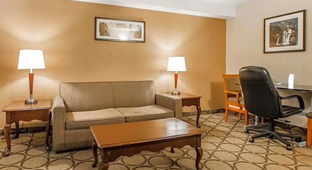 Люкс Comfort Inn Truro