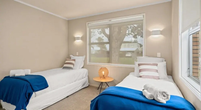 Апартаменты Premium Harbour View Motel and Waterfront Apartments