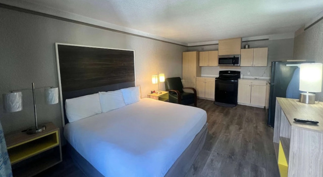 Двухместная студия Sulphur Extended Stay