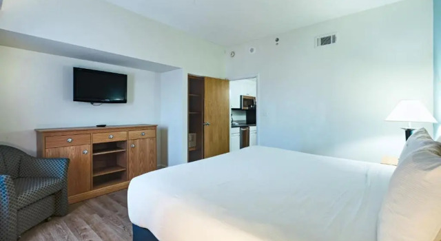 Люкс c 1 комнатой The Atrium Resort, Virginia Beach by Vacatia