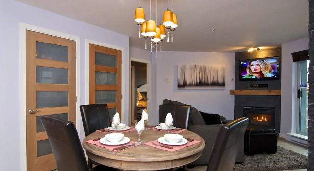Eagle Lodge 225 by Outpost Whistler, Забронировать Отель Отели Уистлер 5 звезд, рядом с Chateau Whistler Golf Course, 5*