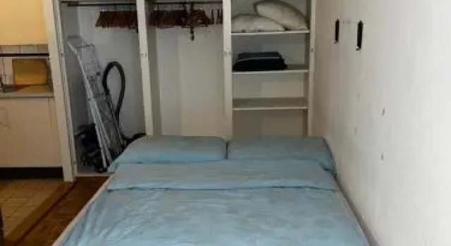 Beautiful Large Studio in center of Geneva Free Wifi, Забронировать Отель Женева Женева