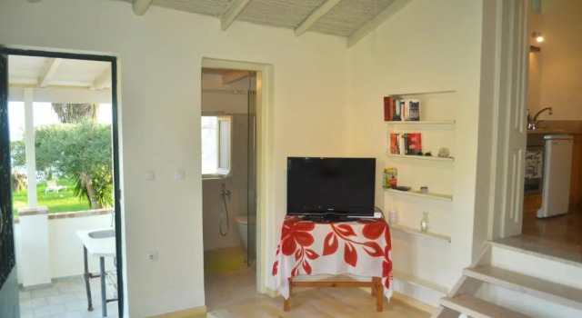 House Lemoni, Apartment A With Terrace and Balcony - Pelekas, Corfu, Забронировать Апартаменты/квартира Отели периферии Ионических островов с парковкой, Парковка