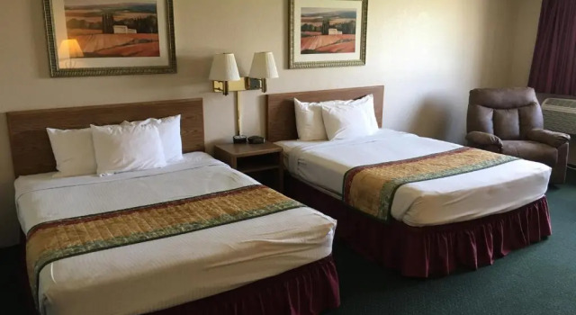 Люкс Deluxe Americas Best Value Inn and Suites Cassville/Roaring River