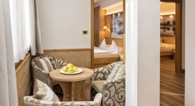 Полулюкс Superior Hotel Armin