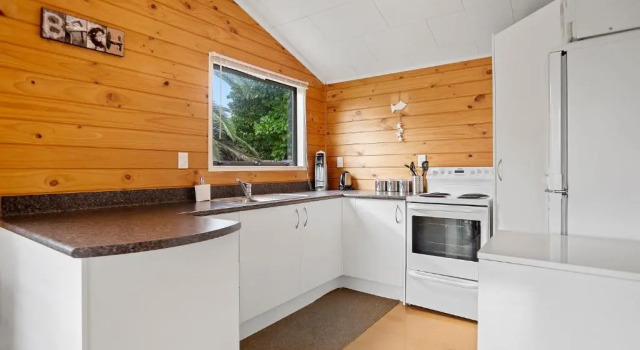 Relax Cabin - Waihi Beach Holiday Home