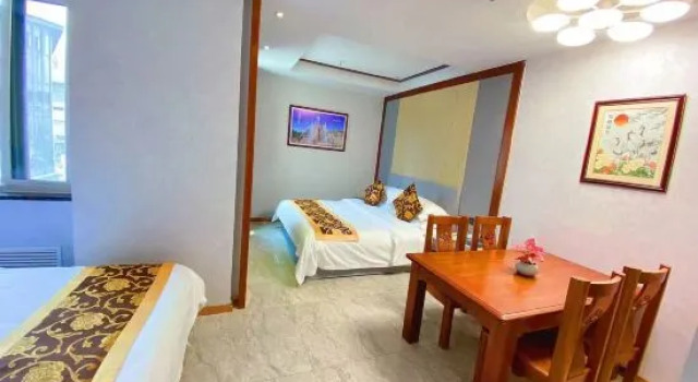 Люкс Longwei Holiday Hotel