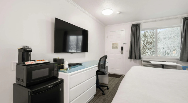 Двухместный номер Standard SureStay Hotel by Best Western Rossland Red Mountain