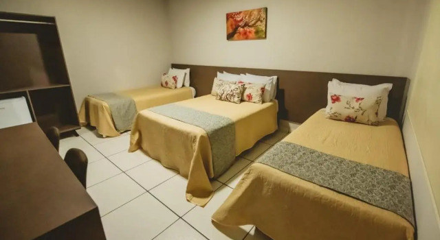 Четырёхместный номер Standard Hotel Dutra
