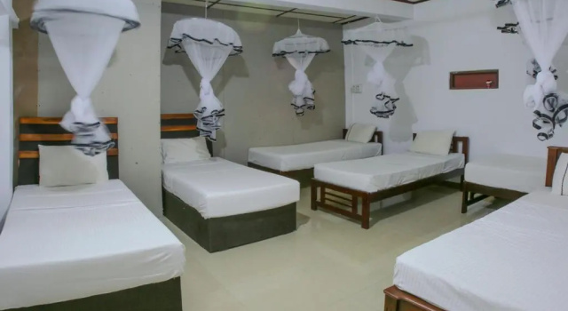 Кровать в общем номере Aura City Hostel