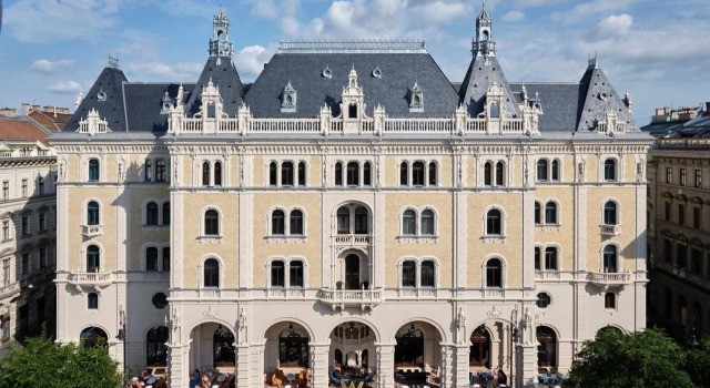 W Budapest