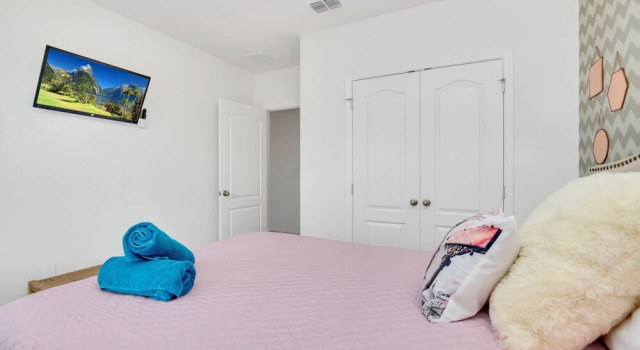 Коттедж Private Views & Theme Rooms, Perfect for Families!
