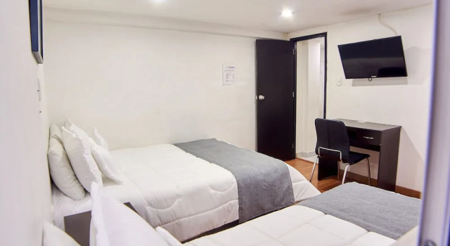 Трёхместный номер Standard Hotel VL International 82